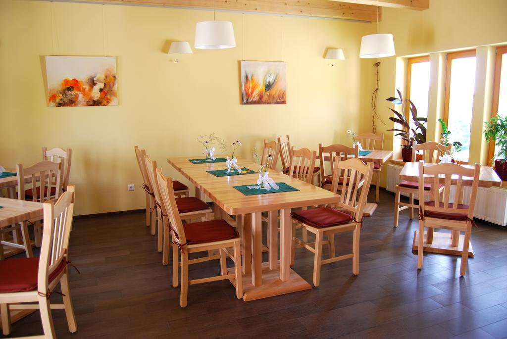 Weingut Winzerzimmer Rothschaedl Лойчах Экстерьер фото